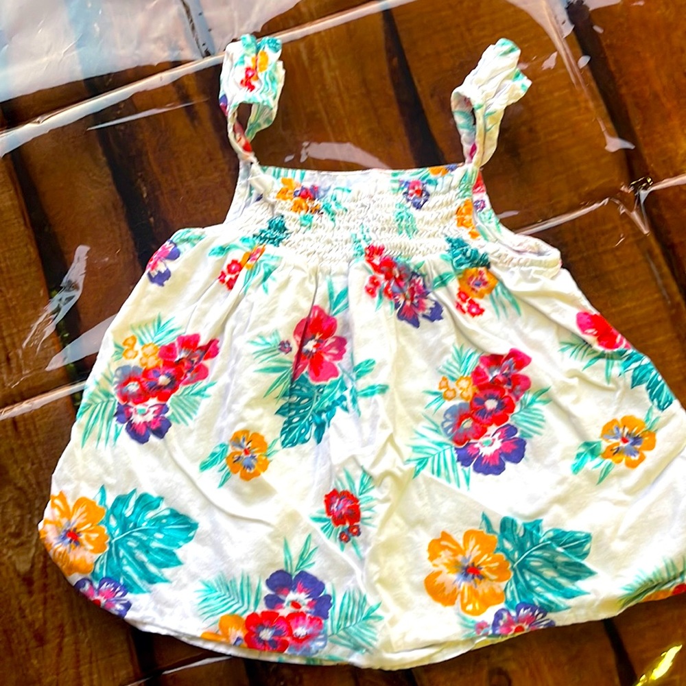 Old Navi girls Floral top Size 4T